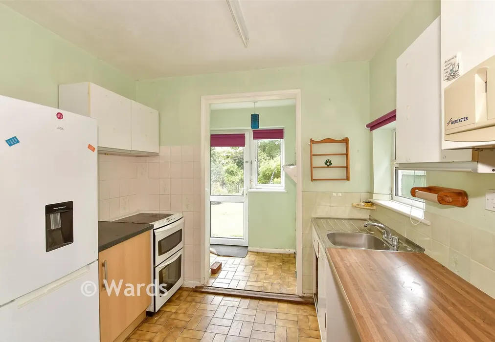 Kitchen - Jubilee Road, Littlebourne, Canterbury, Kent - Wards of Kent