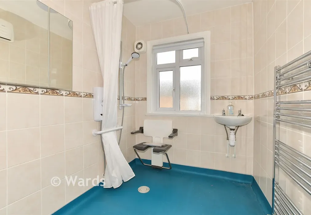 Wet Room - Jubilee Road, Littlebourne, Canterbury, Kent - Wards of Kent
