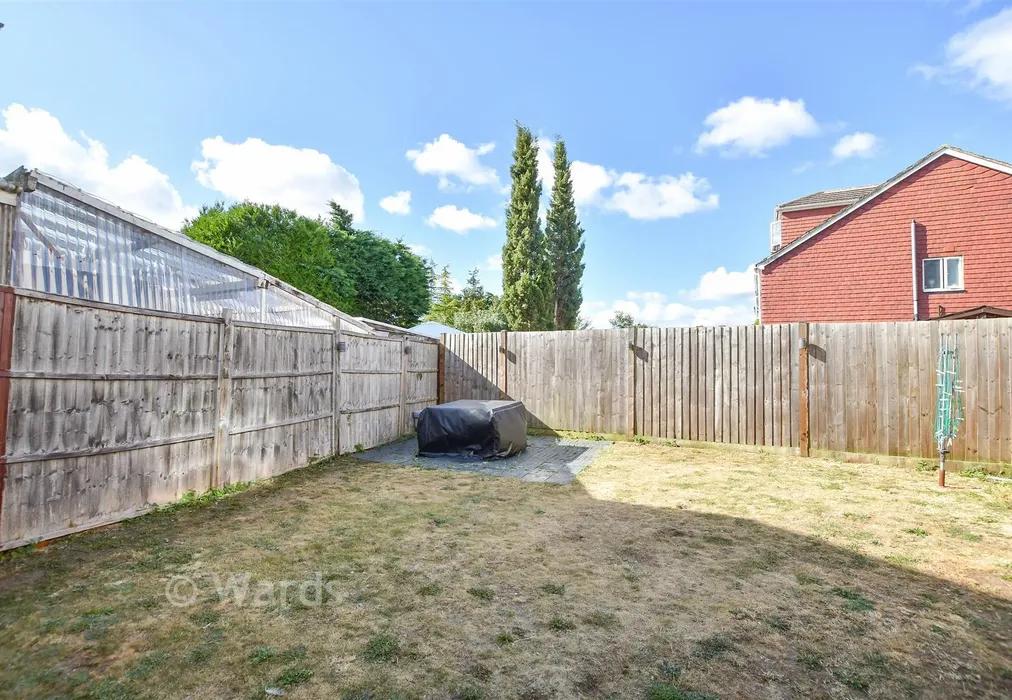Side Garden - Southfields Road, West Kingsdown, Sevenoaks, Kent - Wards of Kent