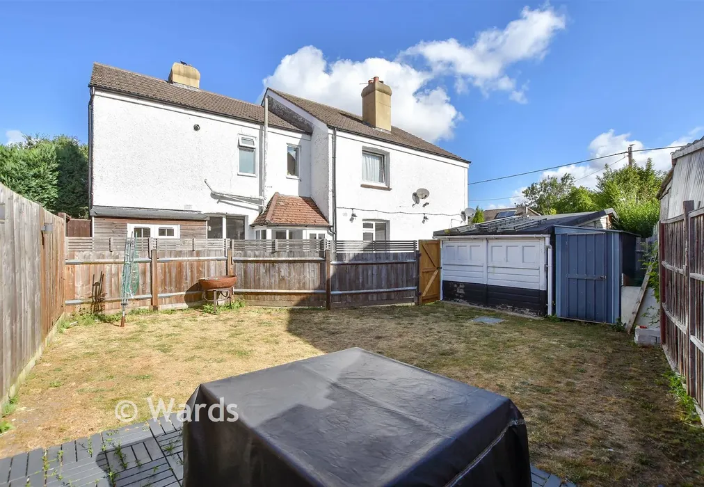 Side Garden - Southfields Road, West Kingsdown, Sevenoaks, Kent - Wards of Kent