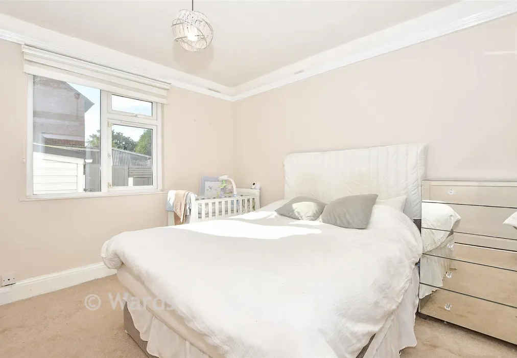 Bedroom - Southfields Road, West Kingsdown, Sevenoaks, Kent - Wards of Kent