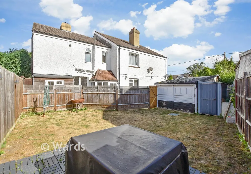 Side Garden - Southfields Road, West Kingsdown, Sevenoaks, Kent - Wards of Kent