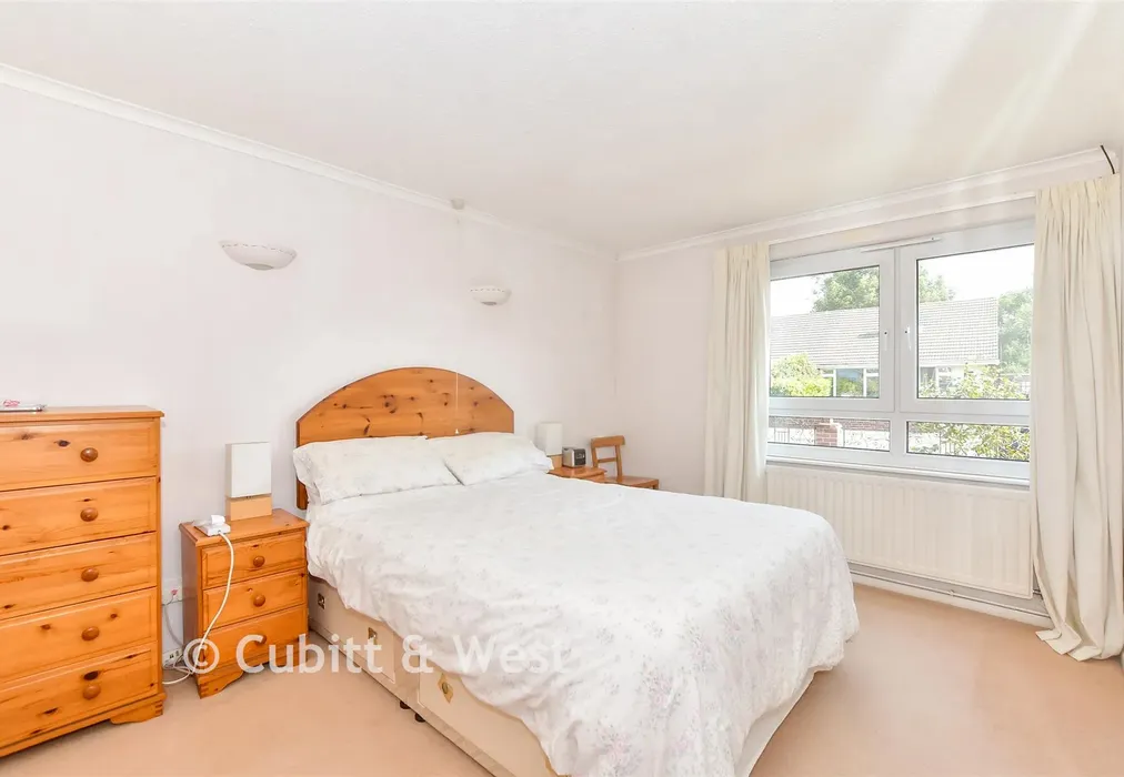 Bedroom 1 - Orchard Lane, Emsworth, Hampshire - Wards of Kent
