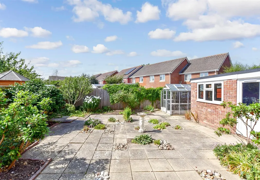 Rear Garden - Orchard Lane, Emsworth, Hampshire - Wards of Kent