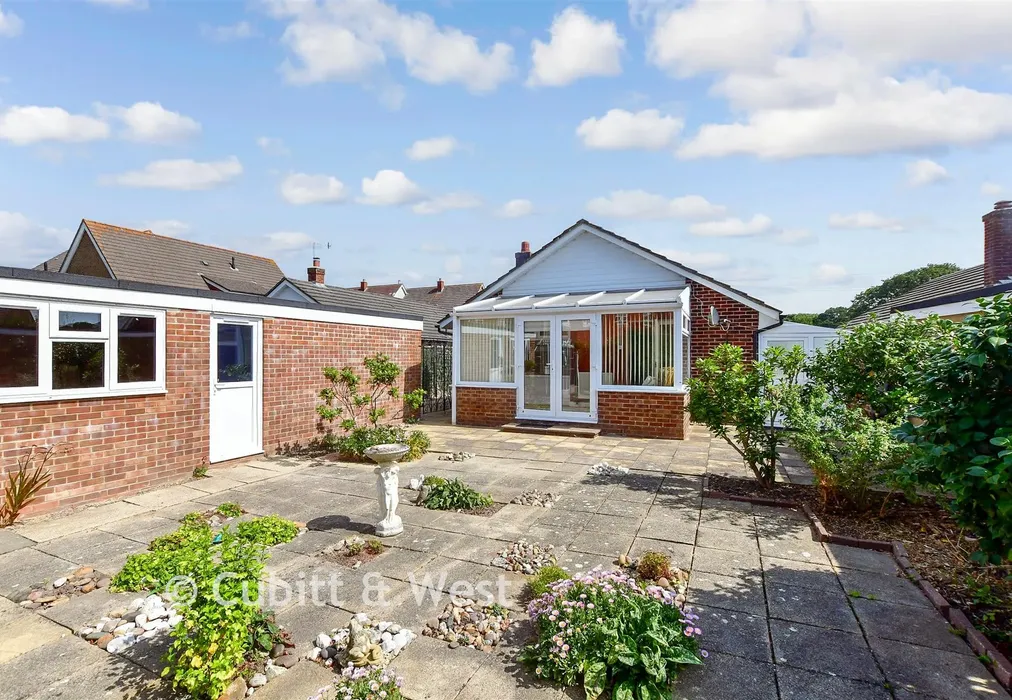 Rear Garden - Orchard Lane, Emsworth, Hampshire - Wards of Kent