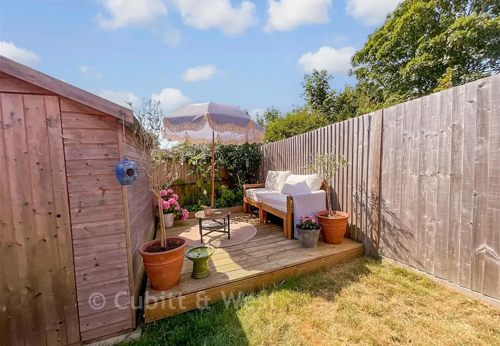 Garden - Windflower Chase, Worthing, West Sussex - Wards of Kent