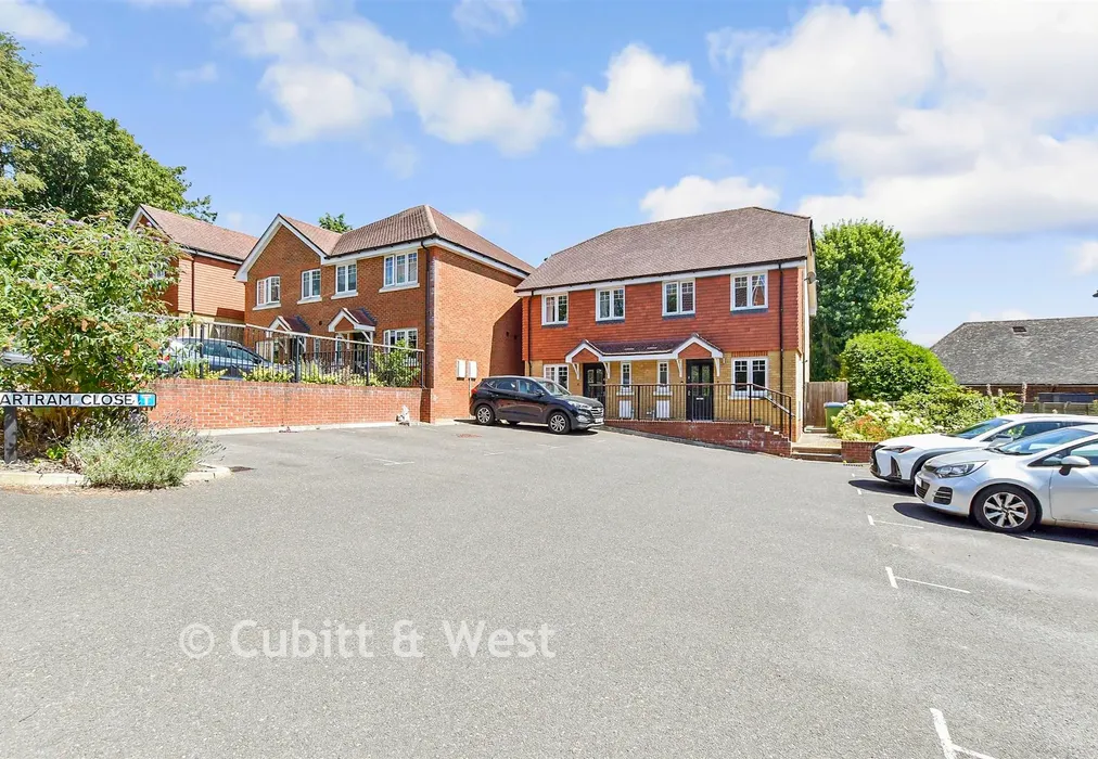 Lounge - Bartram Close, Pulborough, West Sussex - Wards of Kent