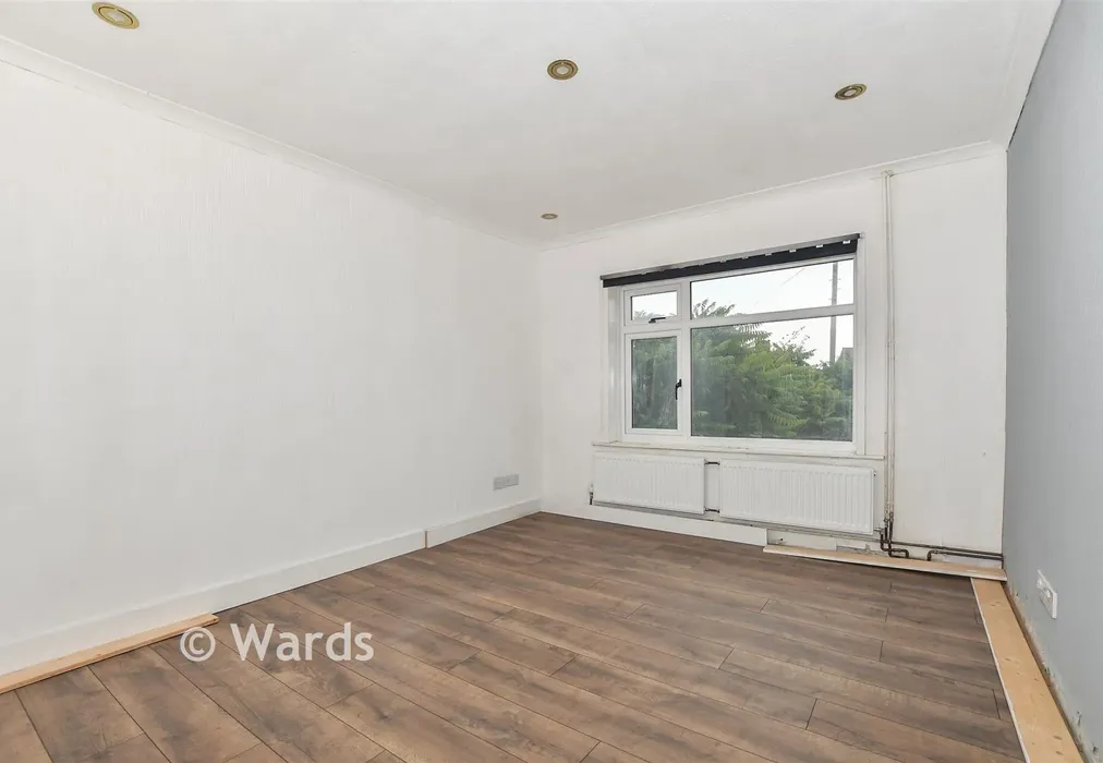 Bedroom 1 - Prior Road, Greatstone, Kent - Wards of Kent