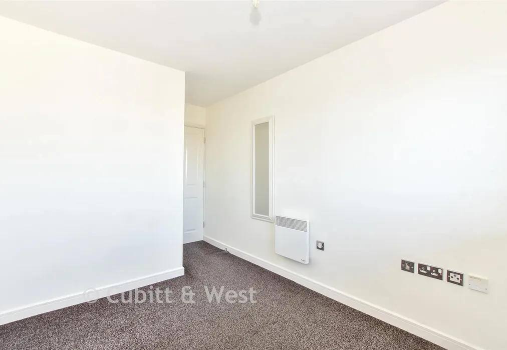 Bedroom 2 - Gisors Road, Southsea, Hampshire - Wards of Kent