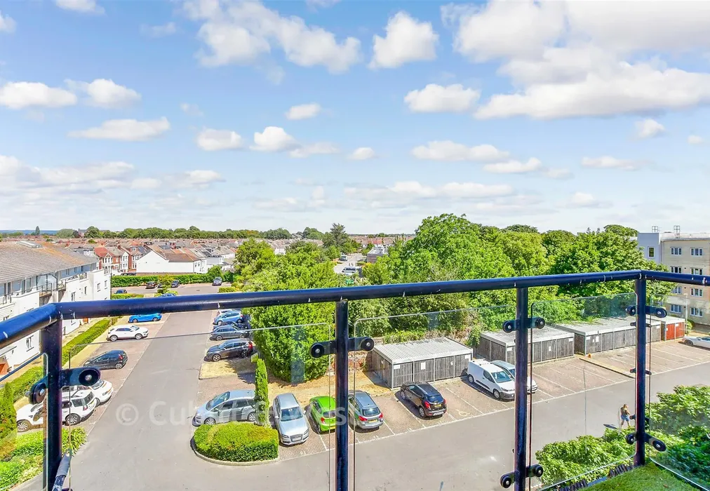 Balcony / Terrace - Gisors Road, Southsea, Hampshire - Wards of Kent