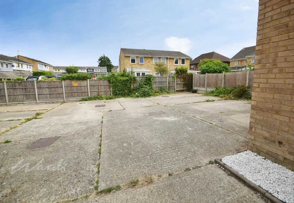 Pirbright parking - Pirbright Close Chatham ME5 - Wards of Kent