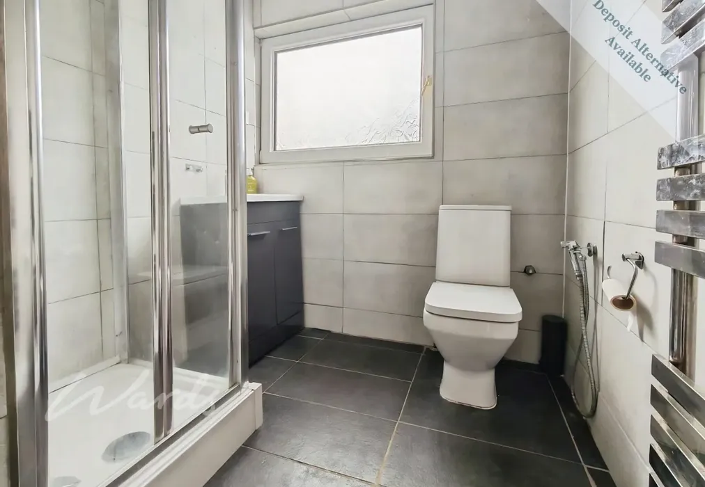bathroom - Marsh View Hythe CT21 - Wards of Kent