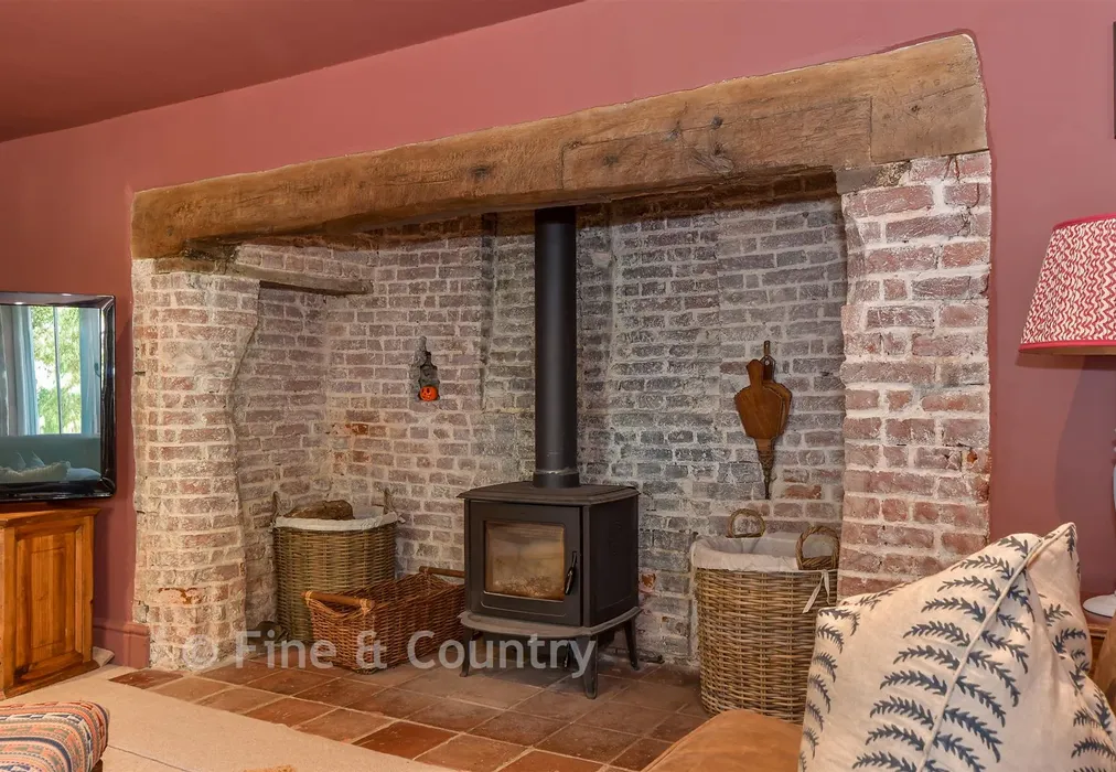 Internal Feature - Pett Bottom, Canterbury, Kent - Wards of Kent