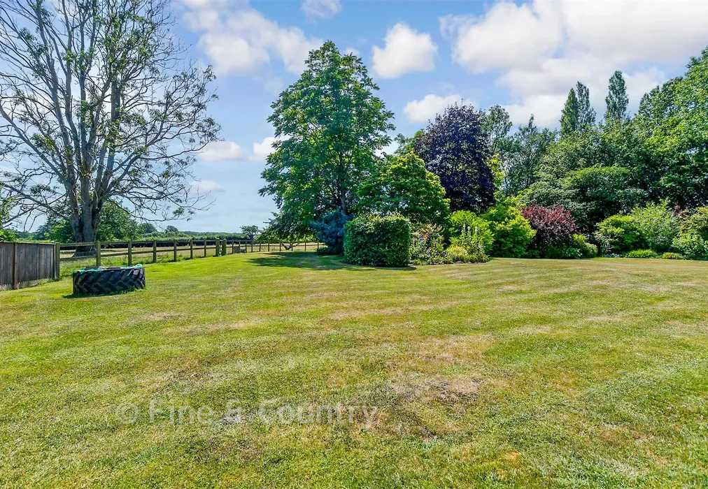 Rear Garden - Pett Bottom, Canterbury, Kent - Wards of Kent