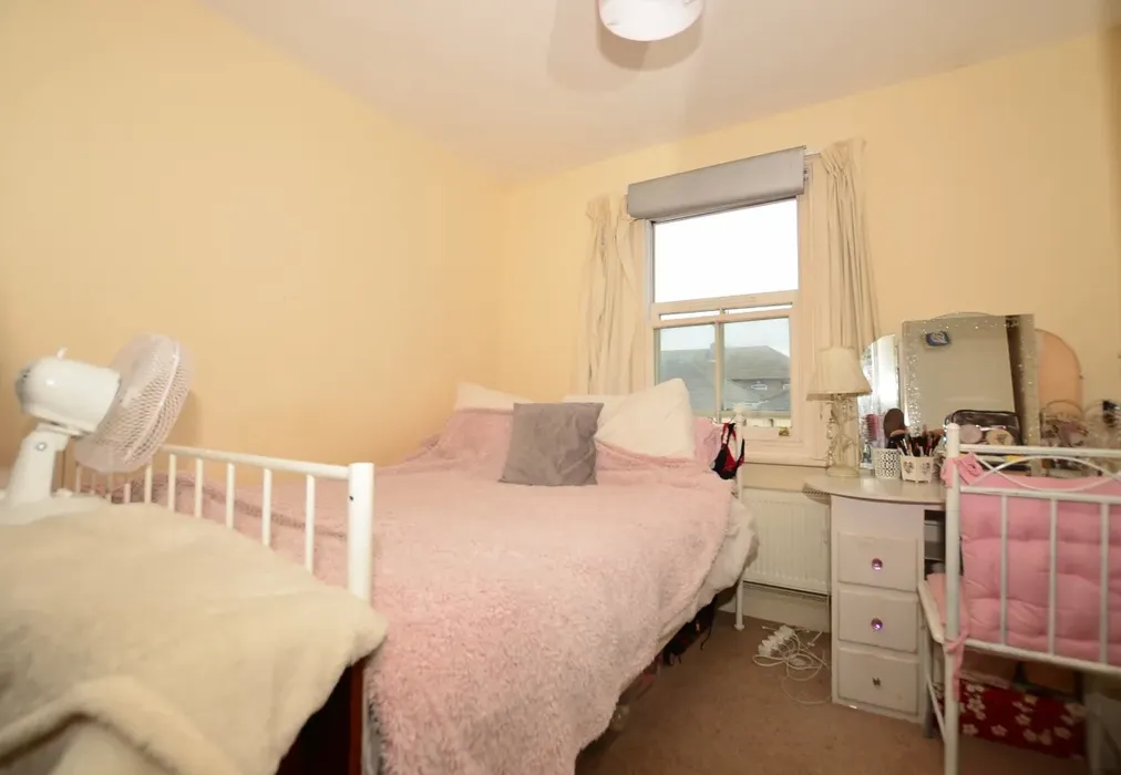 Bedroom - Mortimer Street Herne Bay CT6 - Wards of Kent