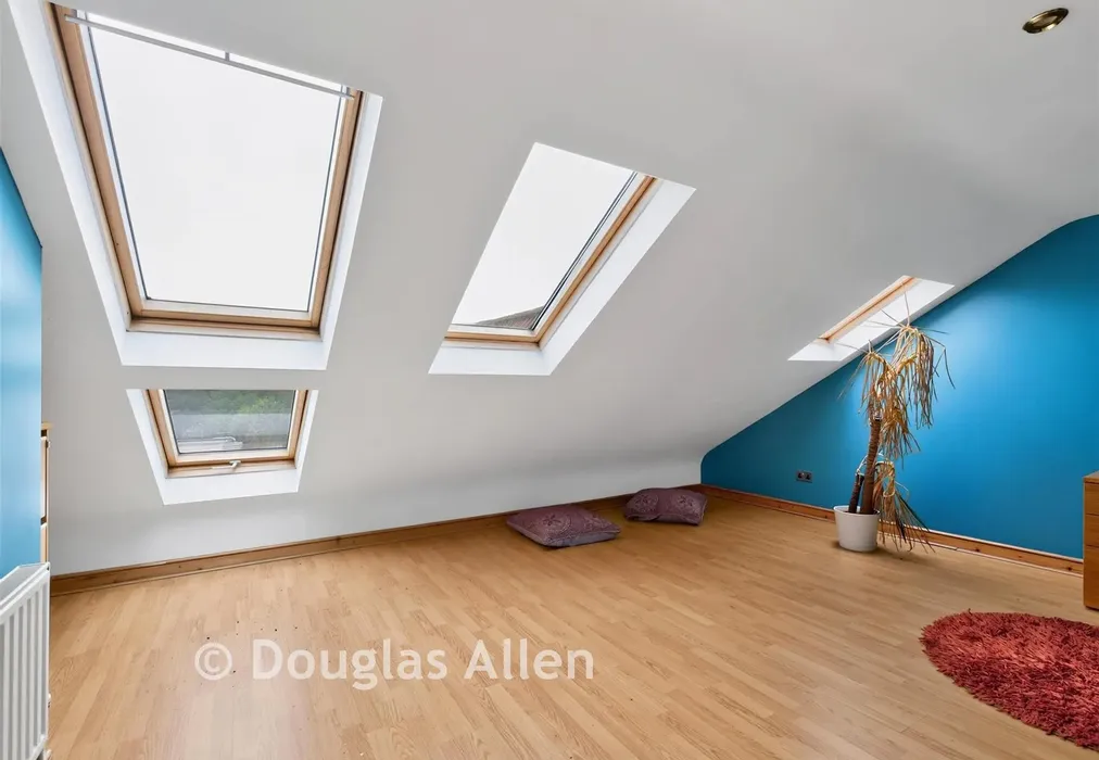 Loft Room - Wellesley Road, Ilford, Essex - Wards of Kent