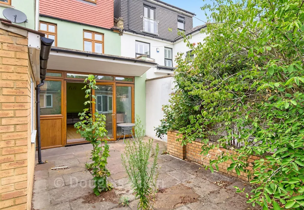 Rear Elevation - Wellesley Road, Ilford, Essex - Wards of Kent