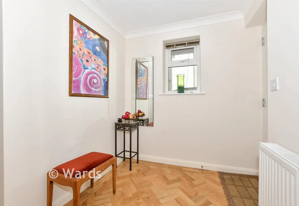 Hallway - Earlsfield Road, Hythe, Kent - Wards of Kent