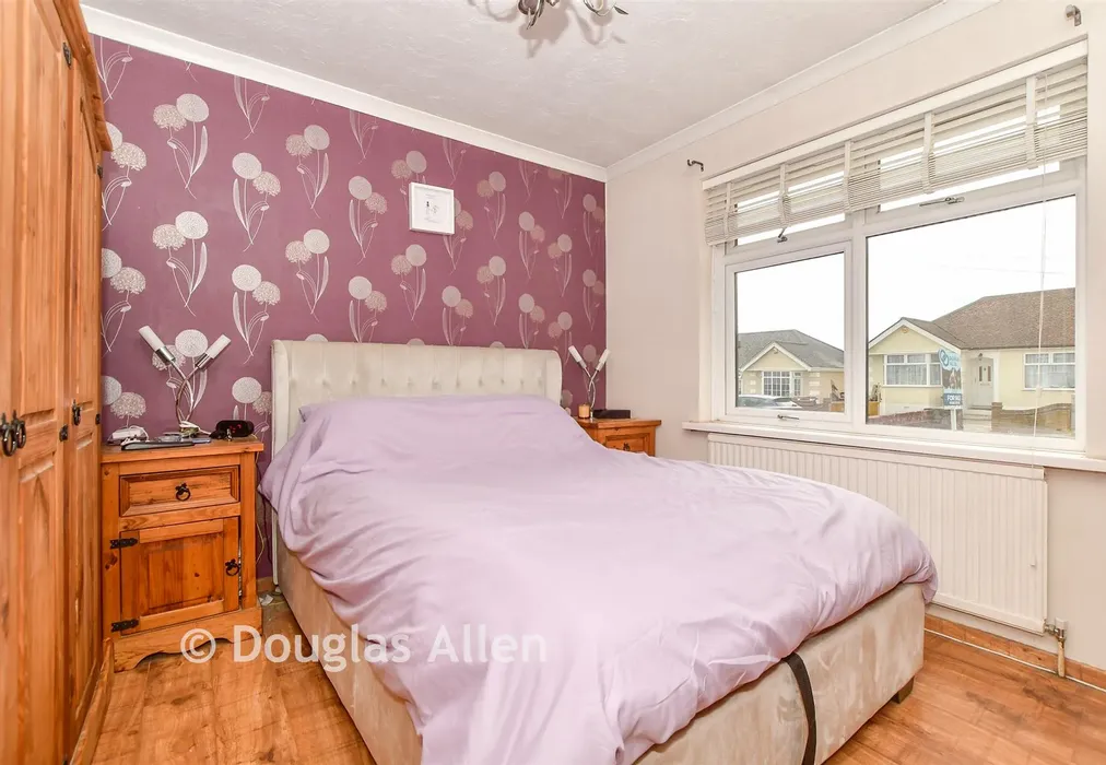 Bedroom 1 - Riverview, Basildon, Essex - Wards of Kent