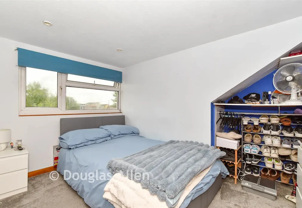 Bedroom 3 - Riverview, Basildon, Essex - Wards of Kent