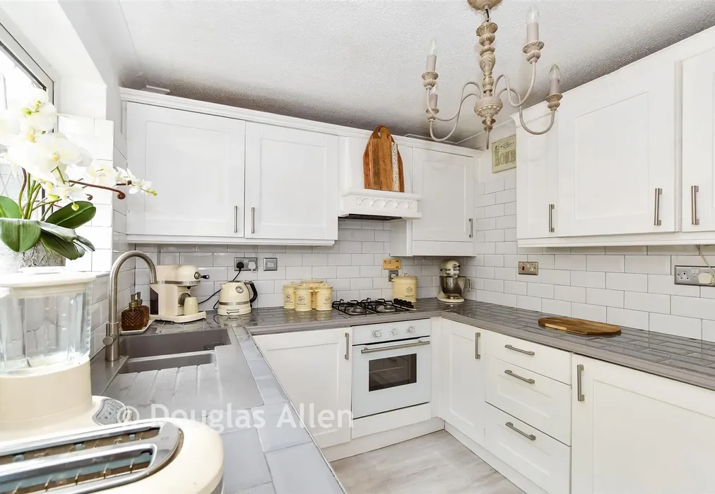 Kitchen - Broxted Drive, Wickford, Essex - Wards of Kent