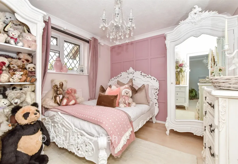 Bedroom 2 - Broxted Drive, Wickford, Essex - Wards of Kent
