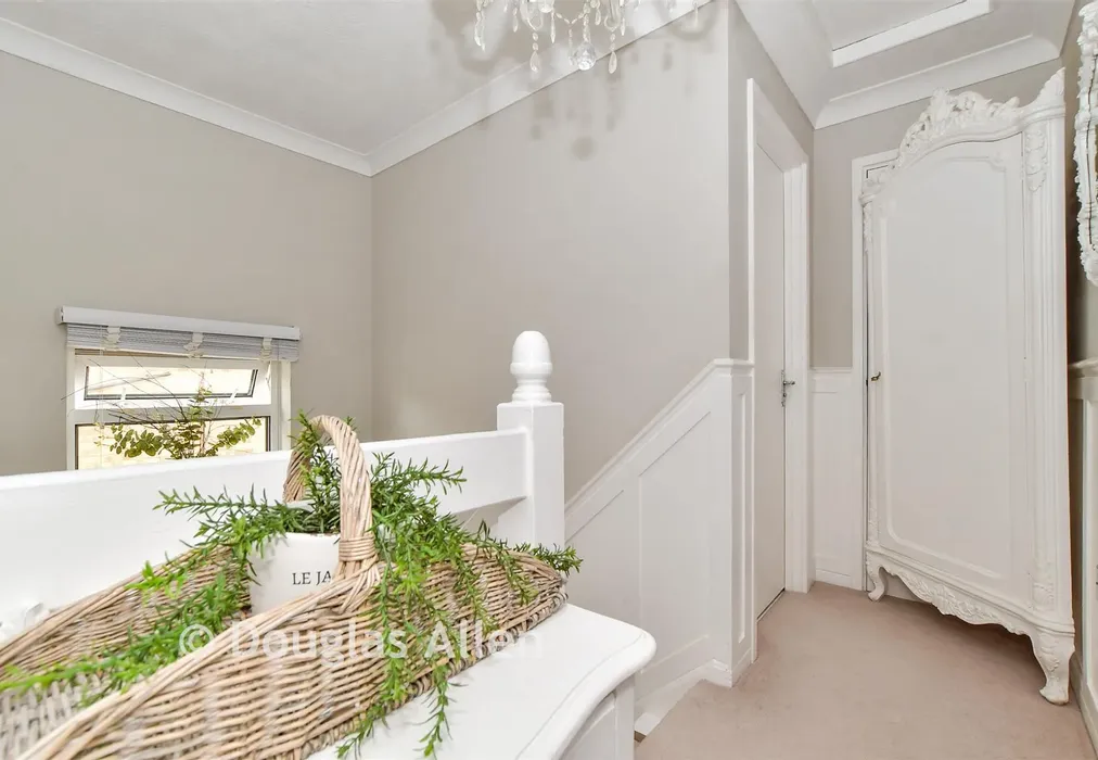 Landing - Broxted Drive, Wickford, Essex - Wards of Kent