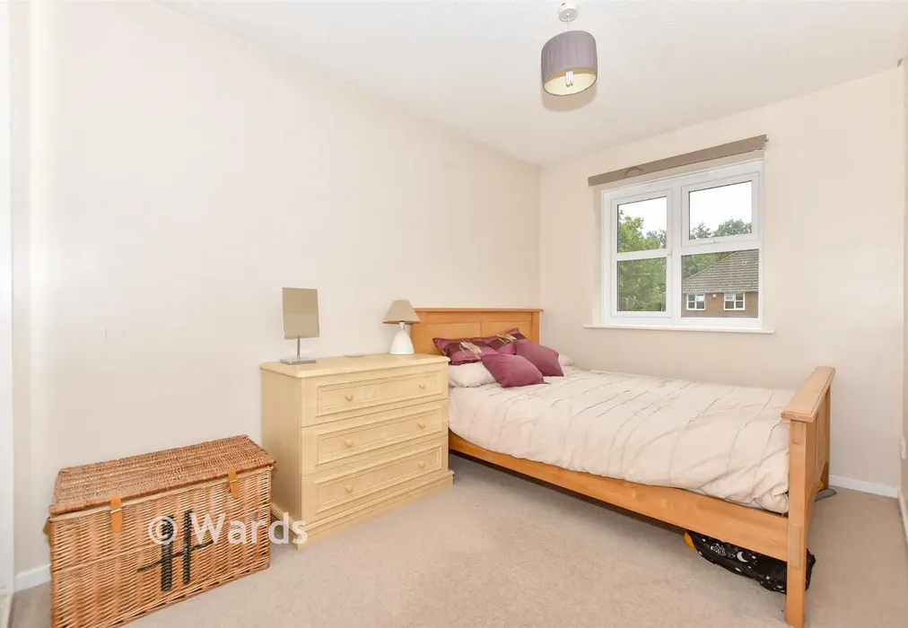 Bedroom 2 - The Ridgeway, Lympne, Kent - Wards of Kent