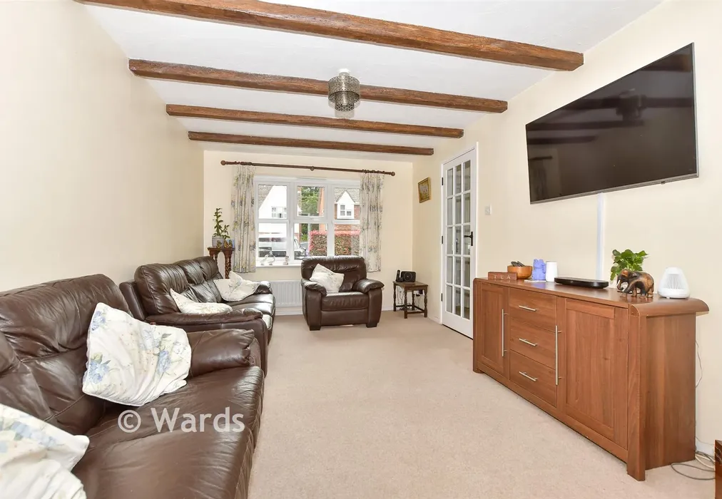 Lounge - The Ridgeway, Lympne, Kent - Wards of Kent