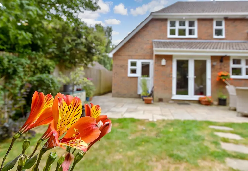 External Lifestyle Photograph - The Ridgeway, Lympne, Kent - Wards of Kent