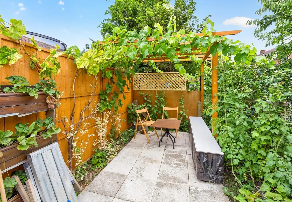 Garden - Bastable Avenue, Barking, Essex - Wards of Kent