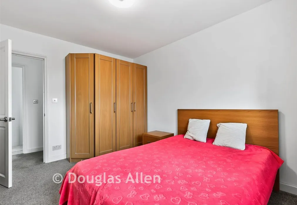 Bedroom 2 - Bastable Avenue, Barking, Essex - Wards of Kent
