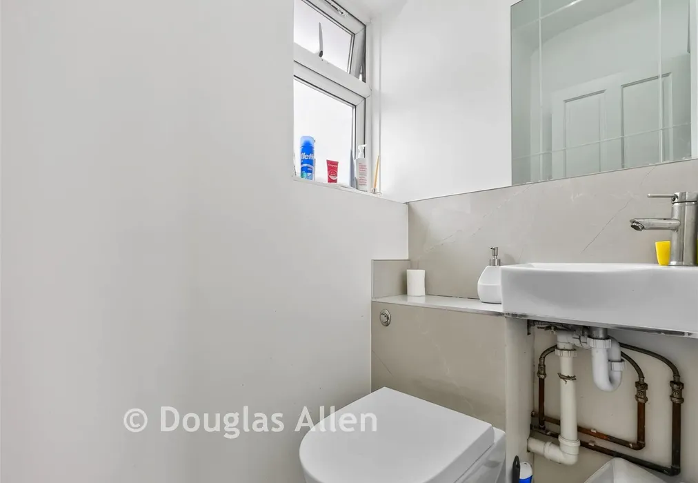 Cloakroom - Bastable Avenue, Barking, Essex - Wards of Kent