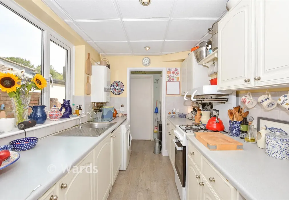 Kitchen - Salisbury Road, Chatham, Kent - Wards of Kent