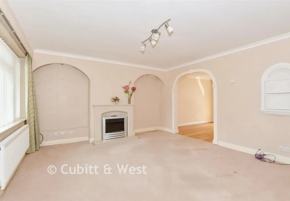 Lounge - New Park Road, Cranleigh, Surrey - Wards of Kent