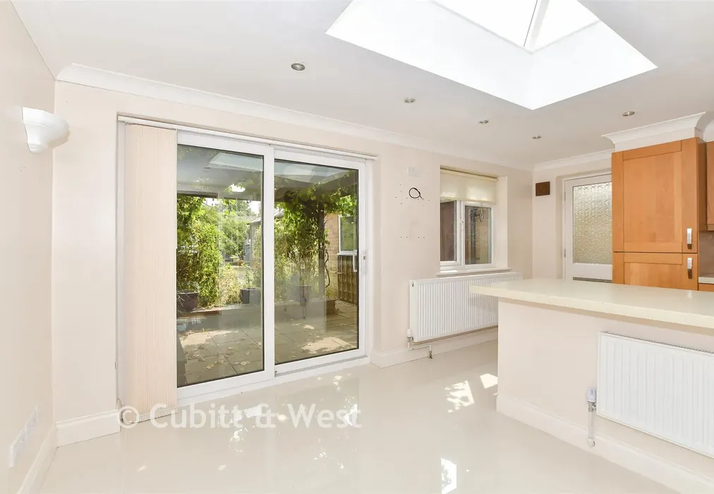 Breakfast Area - New Park Road, Cranleigh, Surrey - Wards of Kent