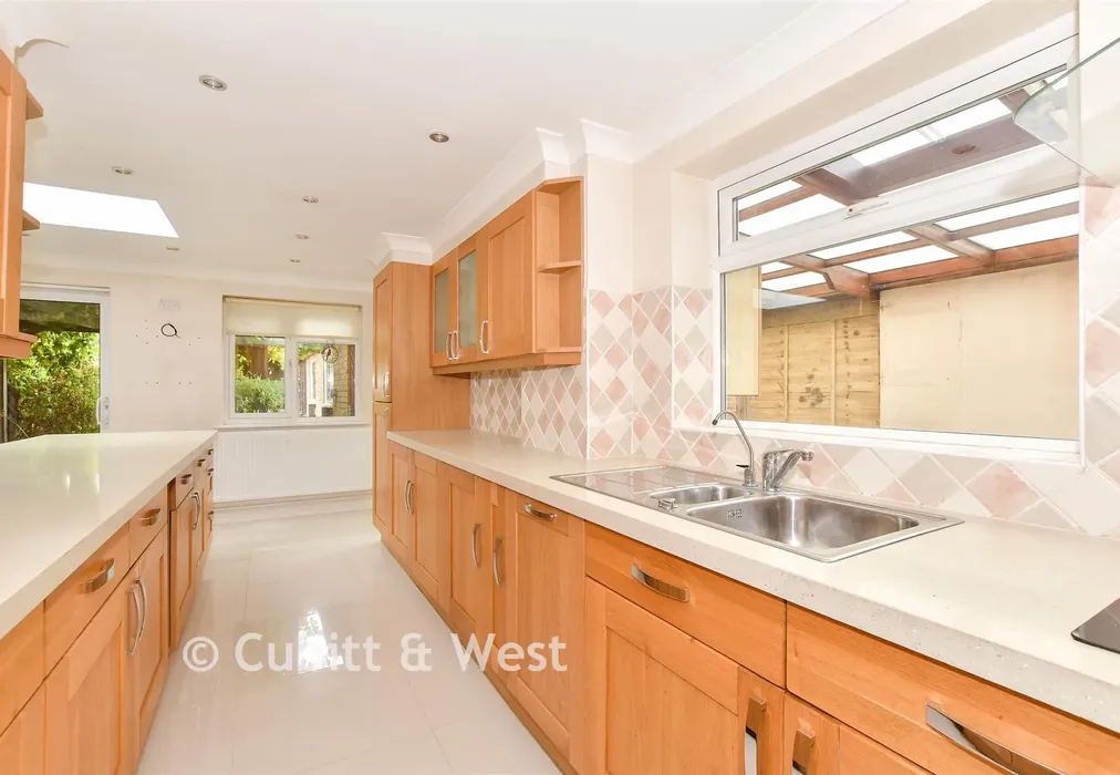 Kitchen - New Park Road, Cranleigh, Surrey - Wards of Kent