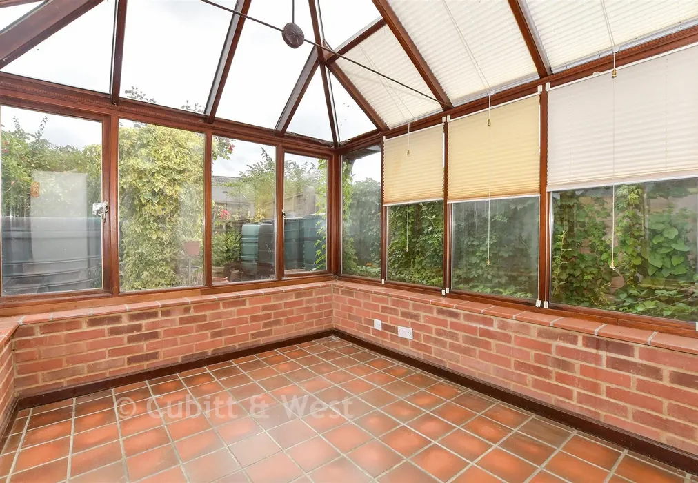 Conservatory - New Park Road, Cranleigh, Surrey - Wards of Kent