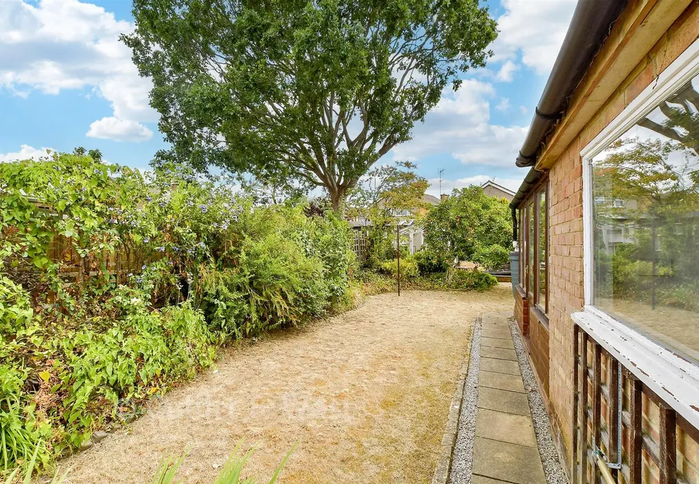 Rear Garden - New Park Road, Cranleigh, Surrey - Wards of Kent
