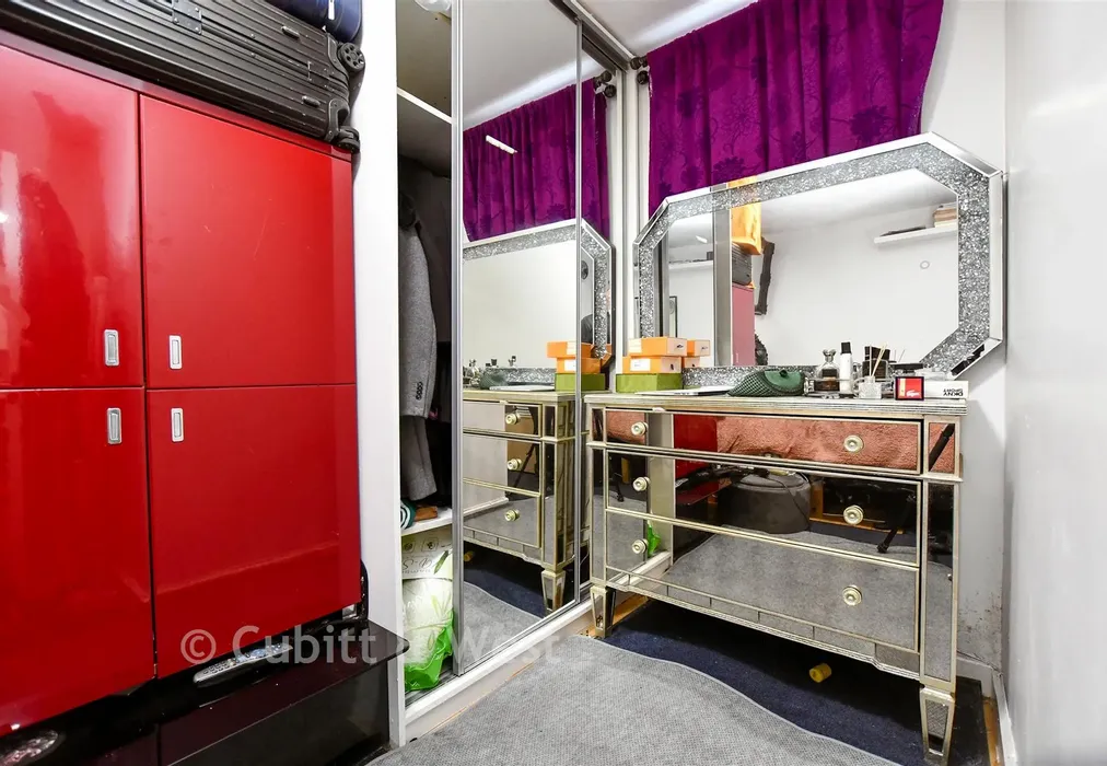 Bedroom - Spinney Gardens, London - Wards of Kent