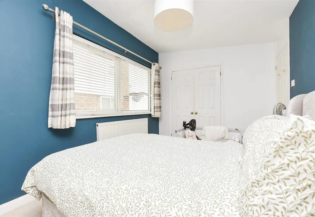 Bedroom 1 - Kempton Walk, Croydon, Surrey - Wards of Kent