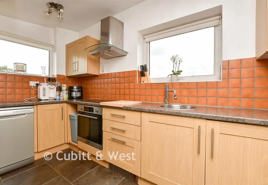 Kitchen - Kempton Walk, Croydon, Surrey - Wards of Kent