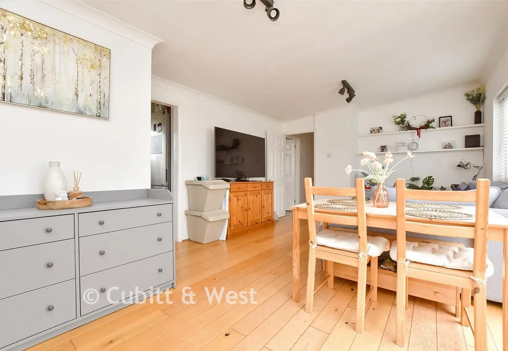 Lounge - Kempton Walk, Croydon, Surrey - Wards of Kent