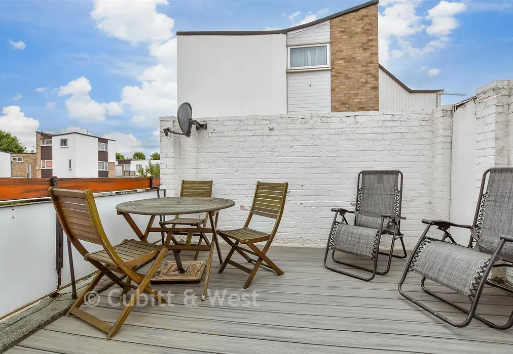 Balcony / Terrace - Kempton Walk, Croydon, Surrey - Wards of Kent