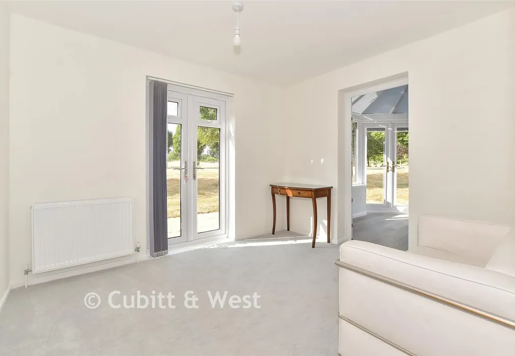 Bedroom 2 - Ilford Court, Cranleigh, Surrey - Wards of Kent