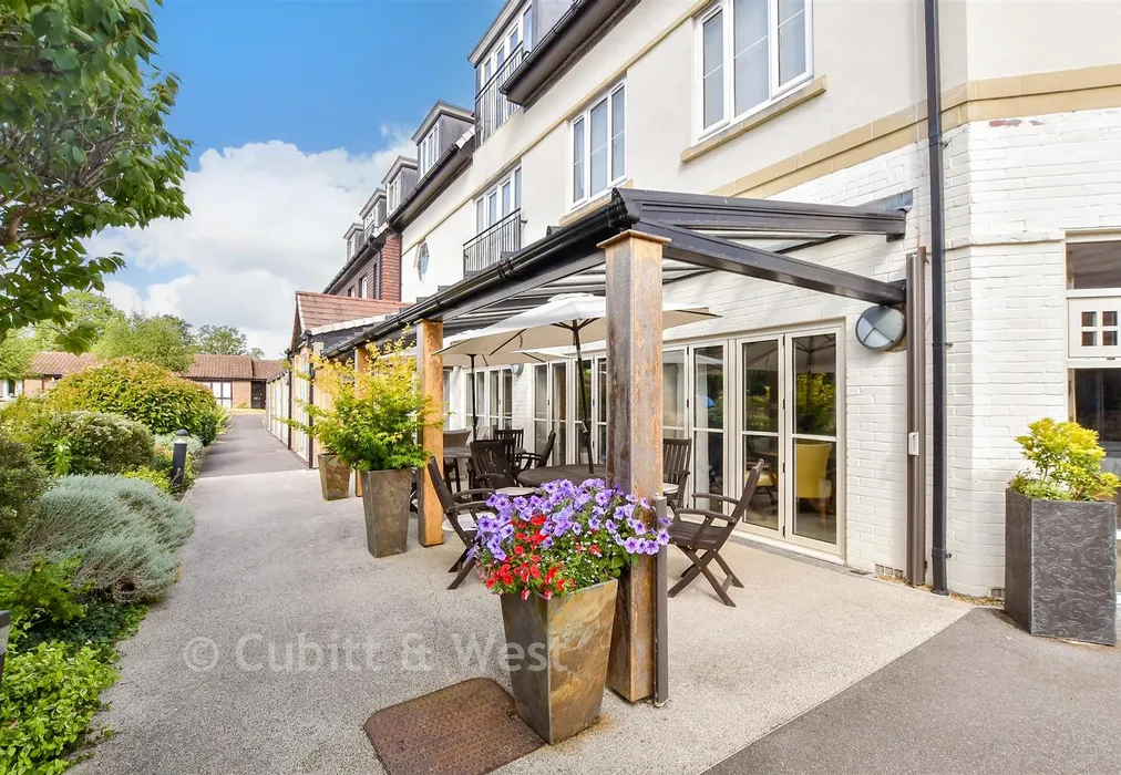 External Lifestyle Photograph - Ilford Court, Cranleigh, Surrey - Wards of Kent