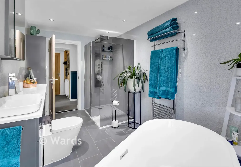 Bathroom - Stone Street, Westenhanger, Hythe, Kent - Wards of Kent