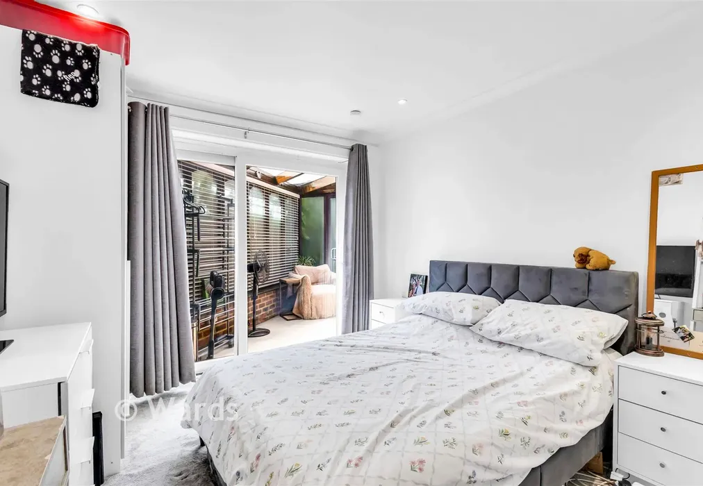 Bedroom 2 - Stone Street, Westenhanger, Hythe, Kent - Wards of Kent