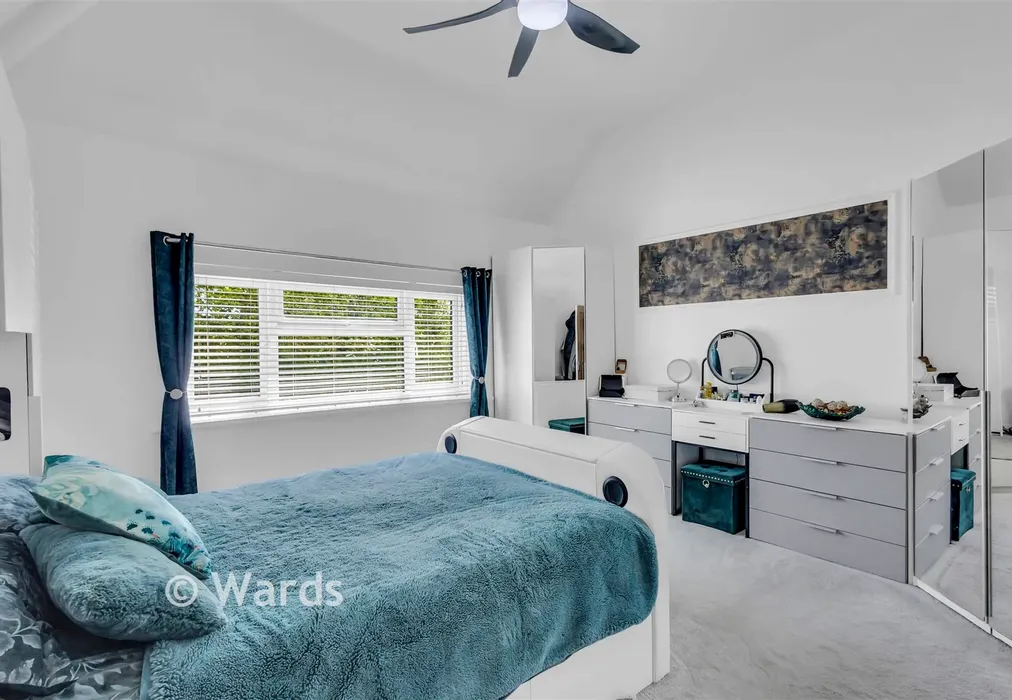 Bedroom 1 - Stone Street, Westenhanger, Hythe, Kent - Wards of Kent
