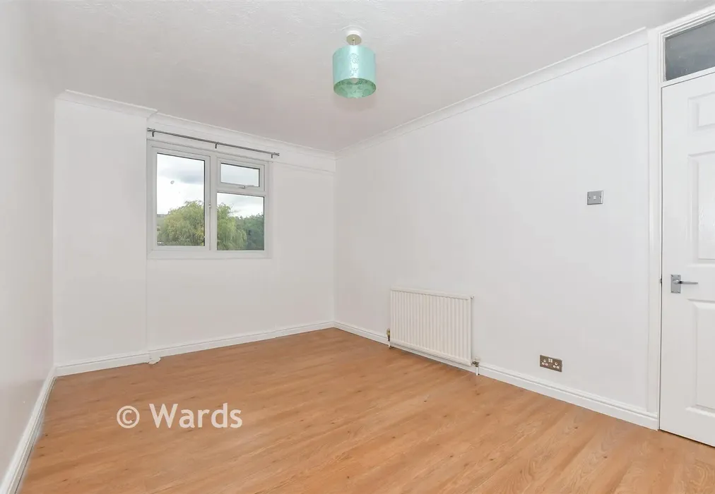 Bedroom 1 - Herons Way, Hythe, Kent - Wards of Kent